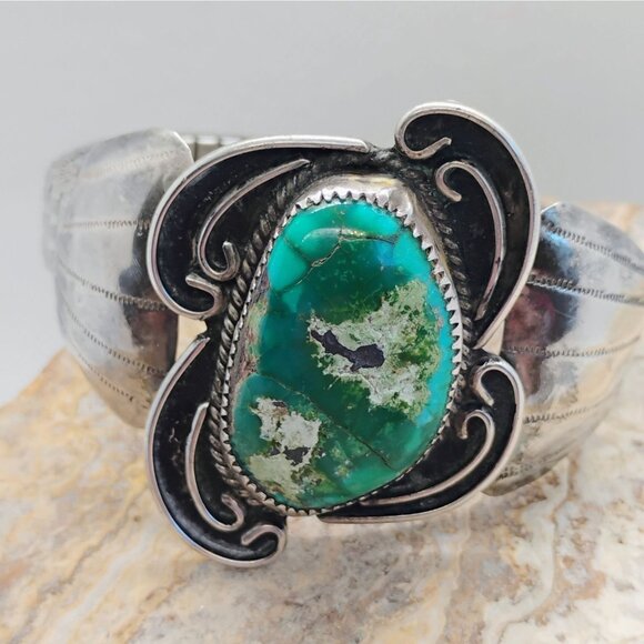 Vtg Native Navajo Sterling Silver Green Turquoise Cuff Bracelet wAdjustable Band - Picture 5 of 11